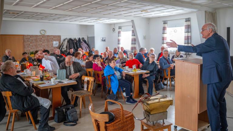 SPD AG 60plus Hof Jubiläum Lothar Binding in Aktion Bild 1